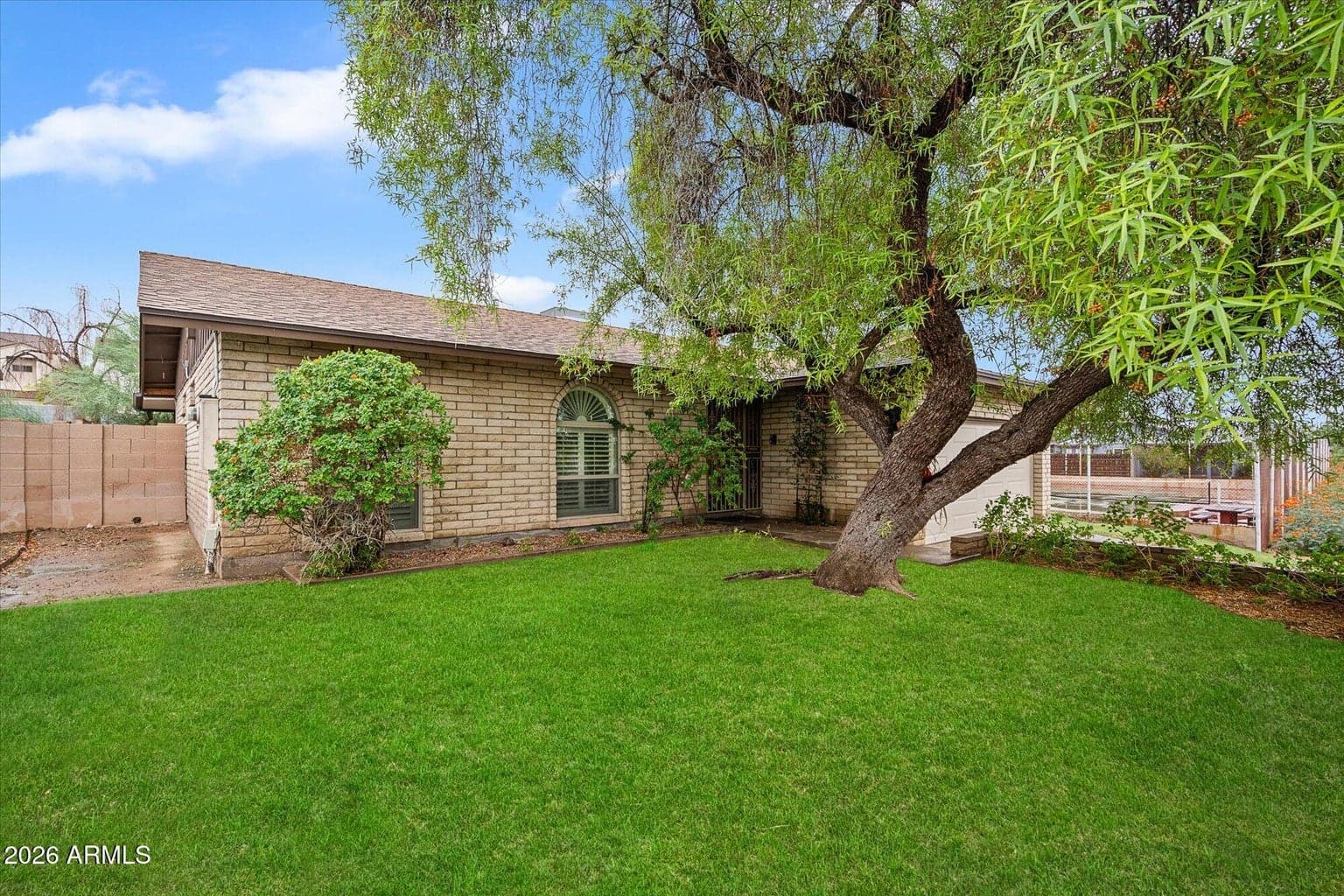 8151 N 12TH Place, Phoenix, AZ — photo 1 of 20